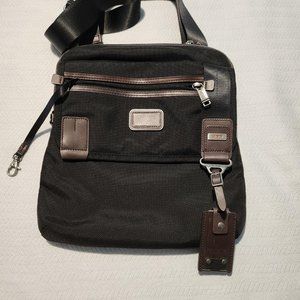 Tumi alpha bravo annapolis hot sale